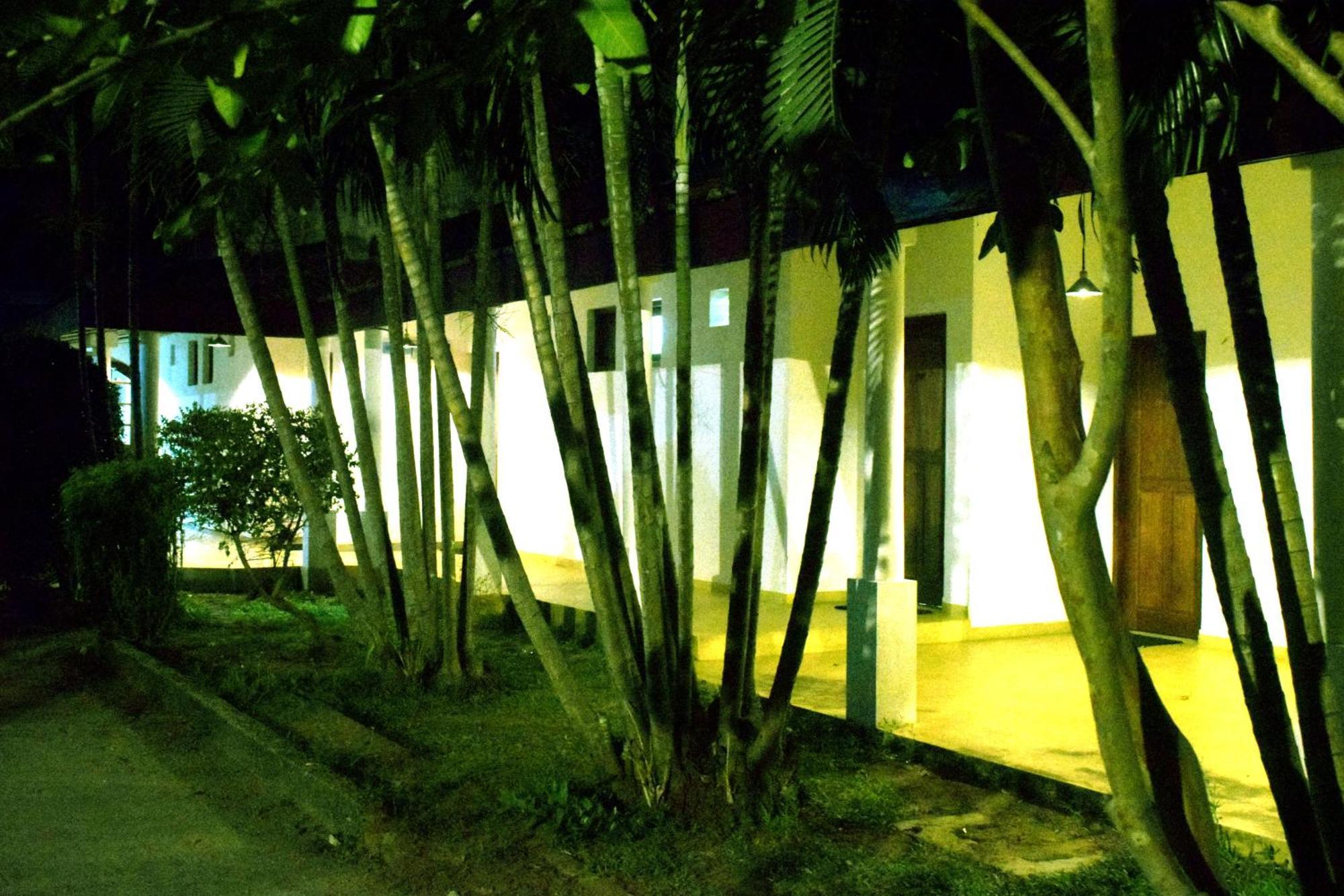 New Rest House Inn Mahiyanganaya Exterior photo